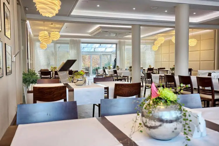 Hotel Azyl