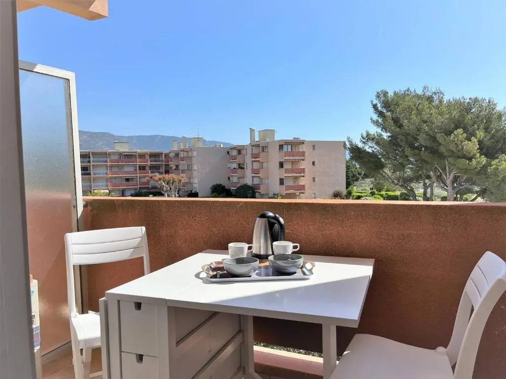 Appartement Bormes-les-Mimosas, 1 pièce, 2 personnes - FR-1-251-414