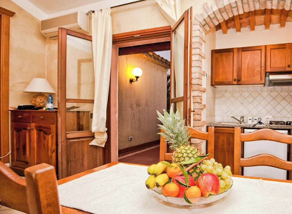 The Perfect Positioned Baia de Bahas Residence one Bedroom Sleeps 4 - Num0883