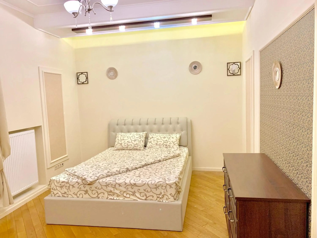 Two-bedroom on Lesi Ukrainky