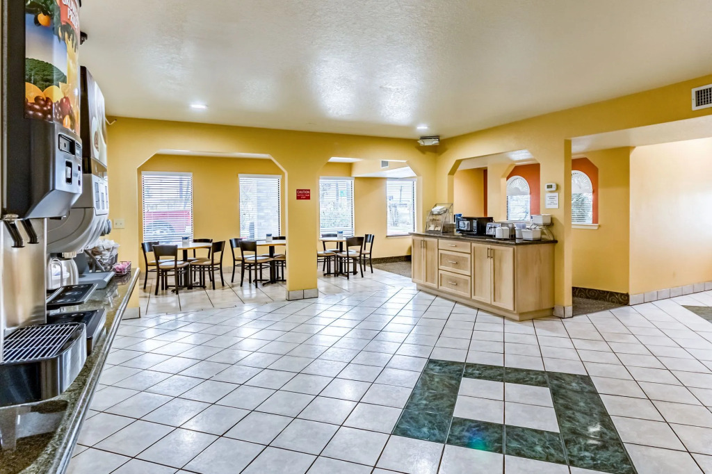 Econo Lodge Near Lackland Air Force Base-SeaWorld