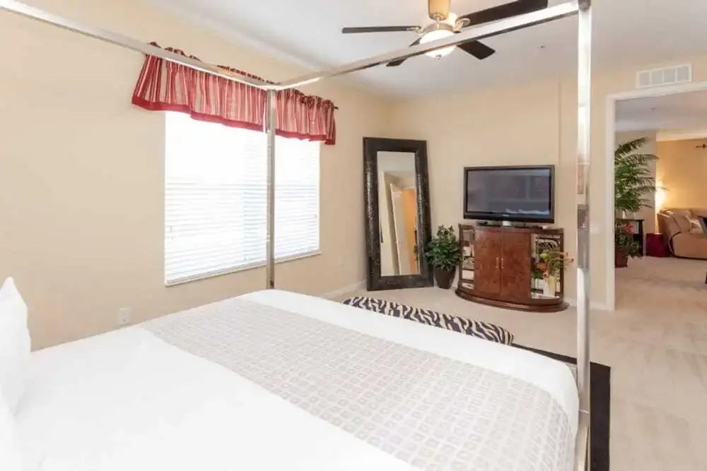 Vista Cay 3 BR Condo Large Balcony - NPM 8841