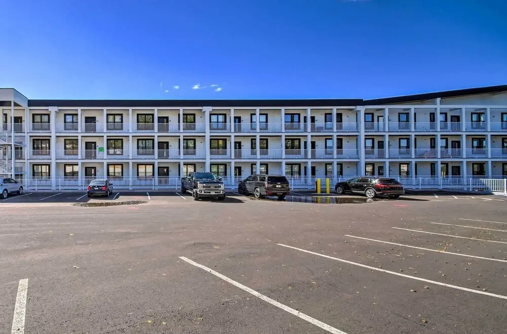 Lake-view Patio + Pool Access: Osage Beach Condo