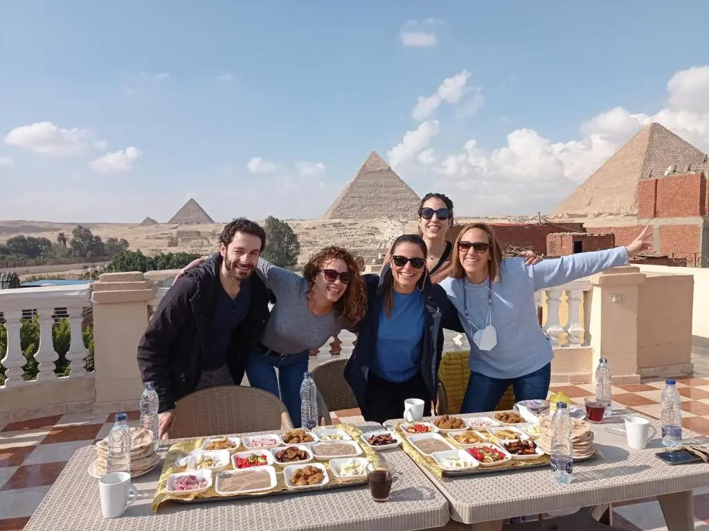 Royal Pyramids Inn