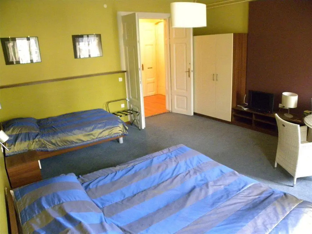 Julija&Roberts Riverview Apartments and Rooms