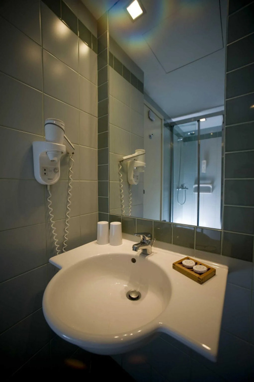 Athinais Hotel