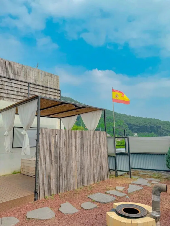 가평 스페인마을 풀램핑 Spanish Village Poolamping