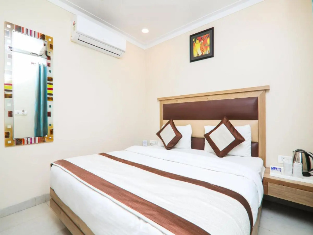 Hotel Amar International