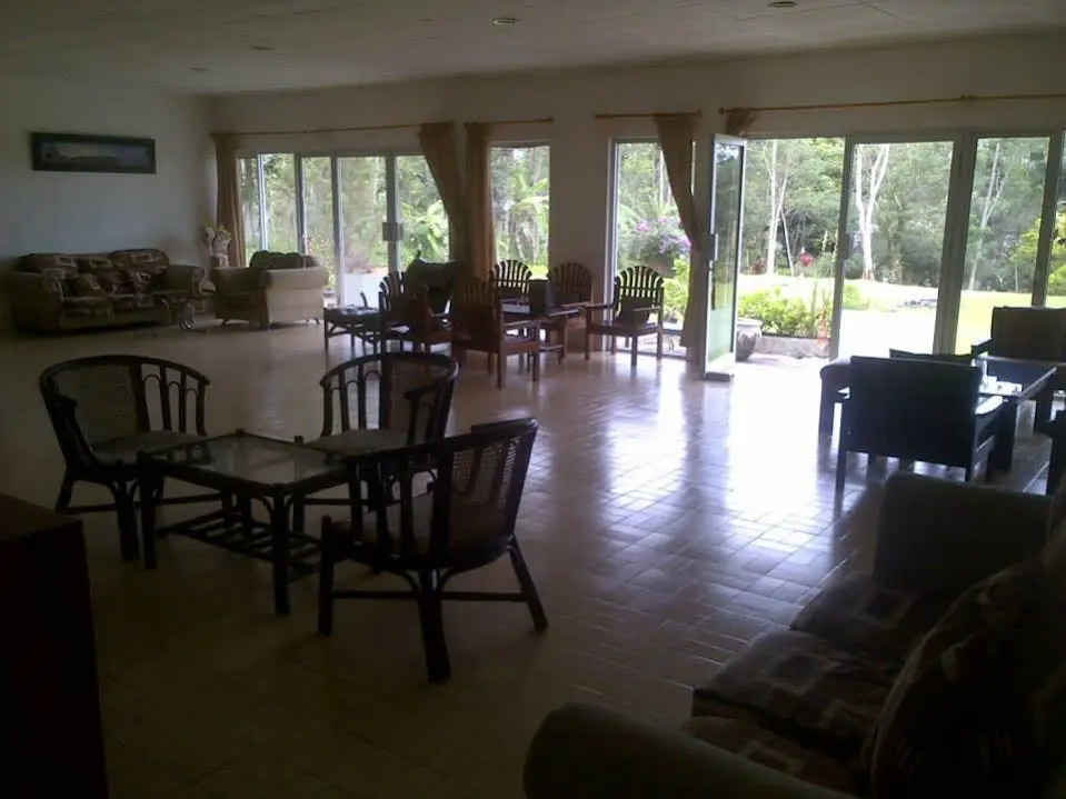 VILLA AKIRA, Mountain View Getaway