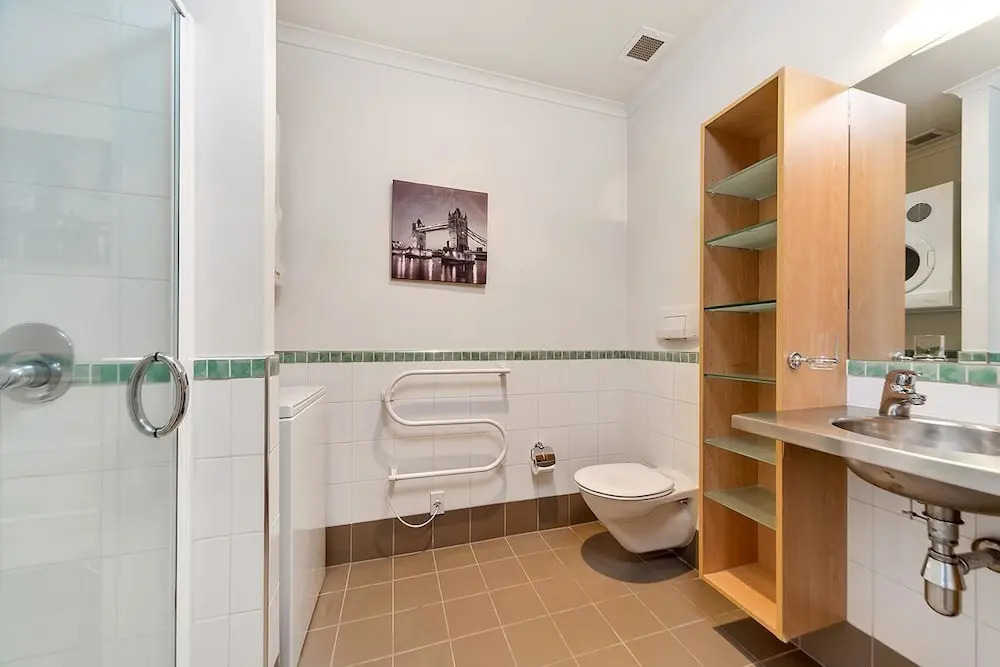 QV Attractive Princes Wharf West Apt - 423