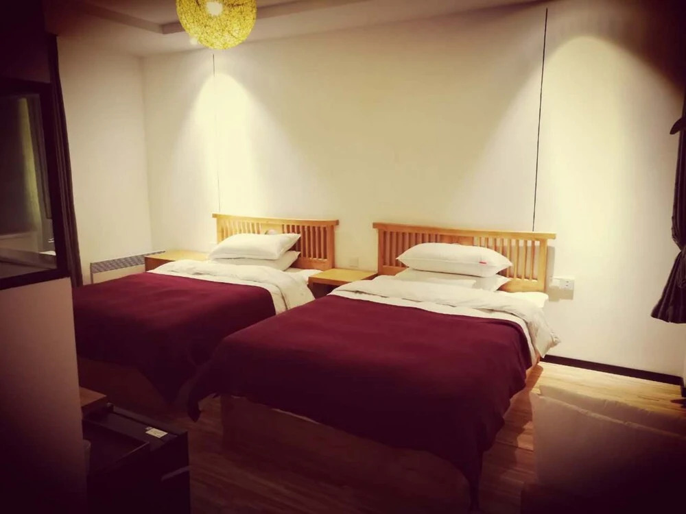 Taihu Baopu LingXia Inn