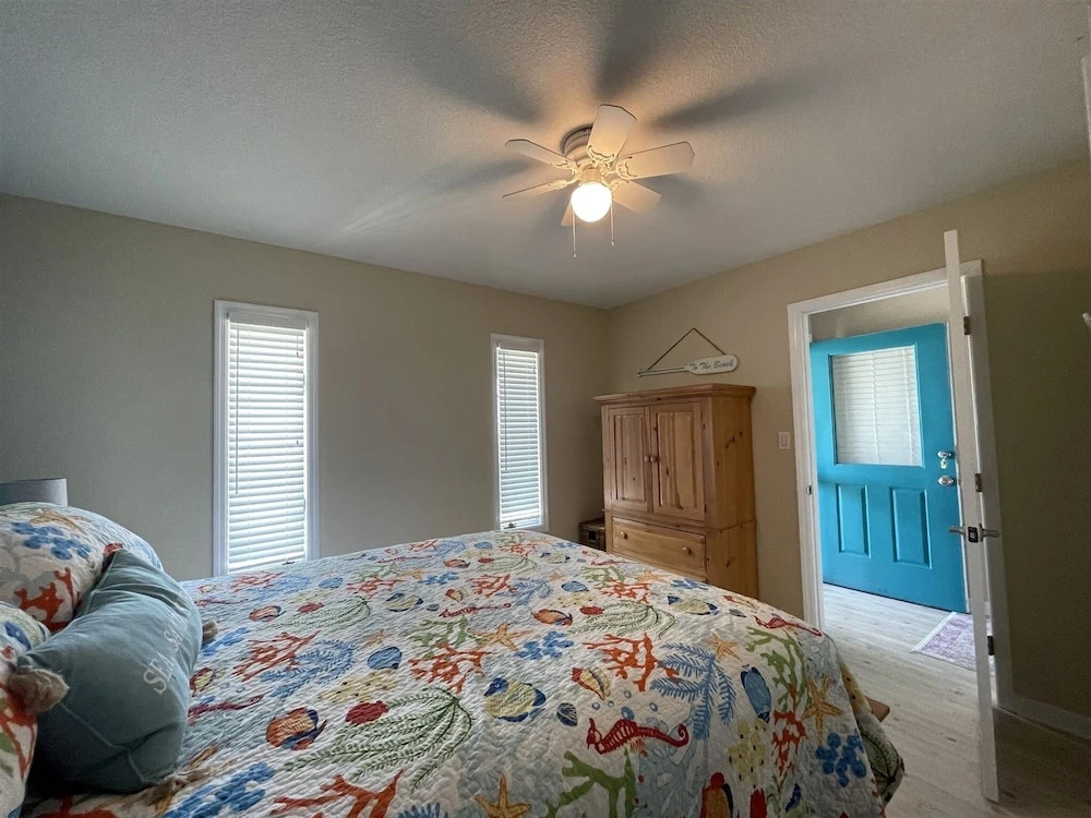 Sw 3 Finns Up 1 Bedroom Condo by RedAwning