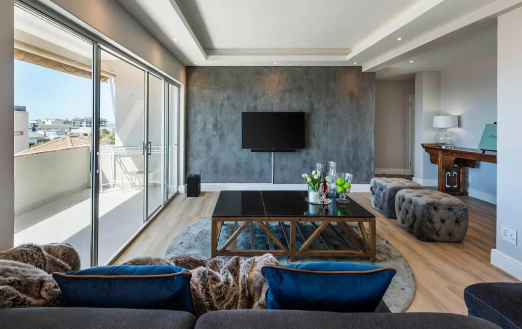 Bantry Bay - Stunning New 2 bed with ocean views
