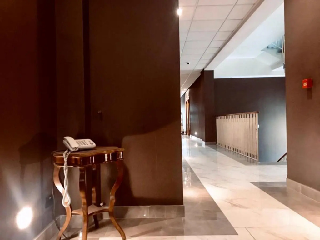 American Hotel
