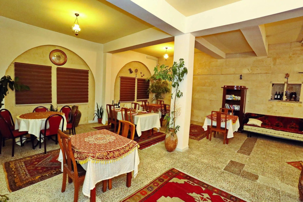 Anatolia Raymonde Cave House