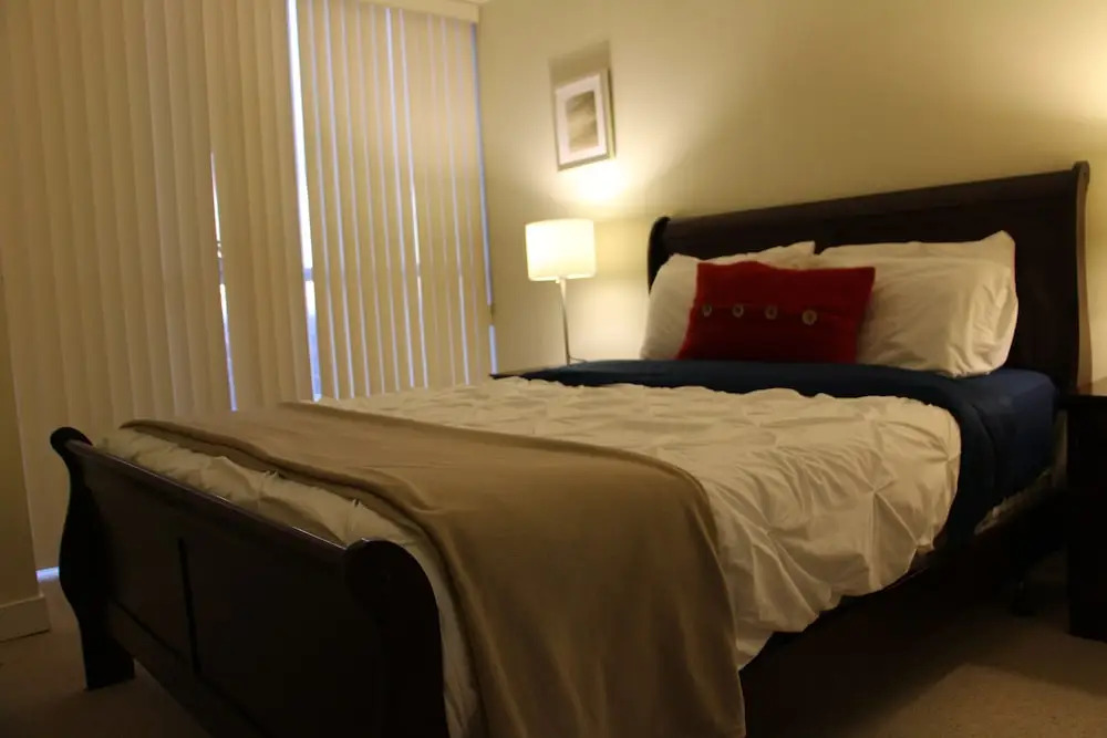 Galaxy Suites Square One unit 1904
