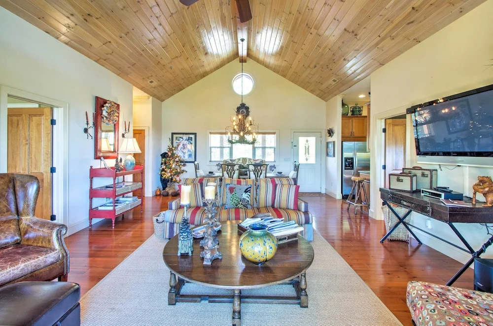 Bryson City Condo w/ Spectacular Views & Amenities