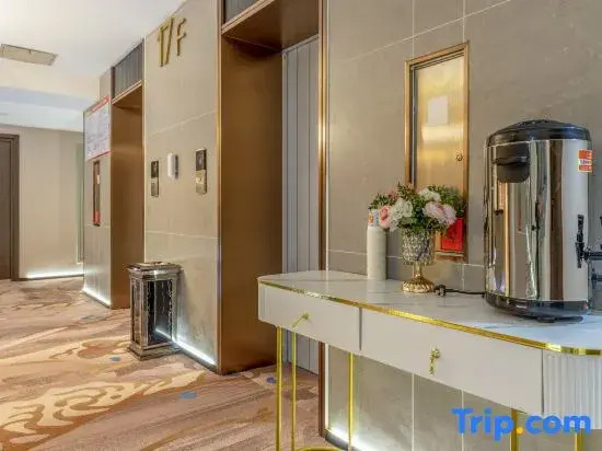 Lanman Light Luxury Hotel (Hohhot East Railway Station & Baita Airport Branch)