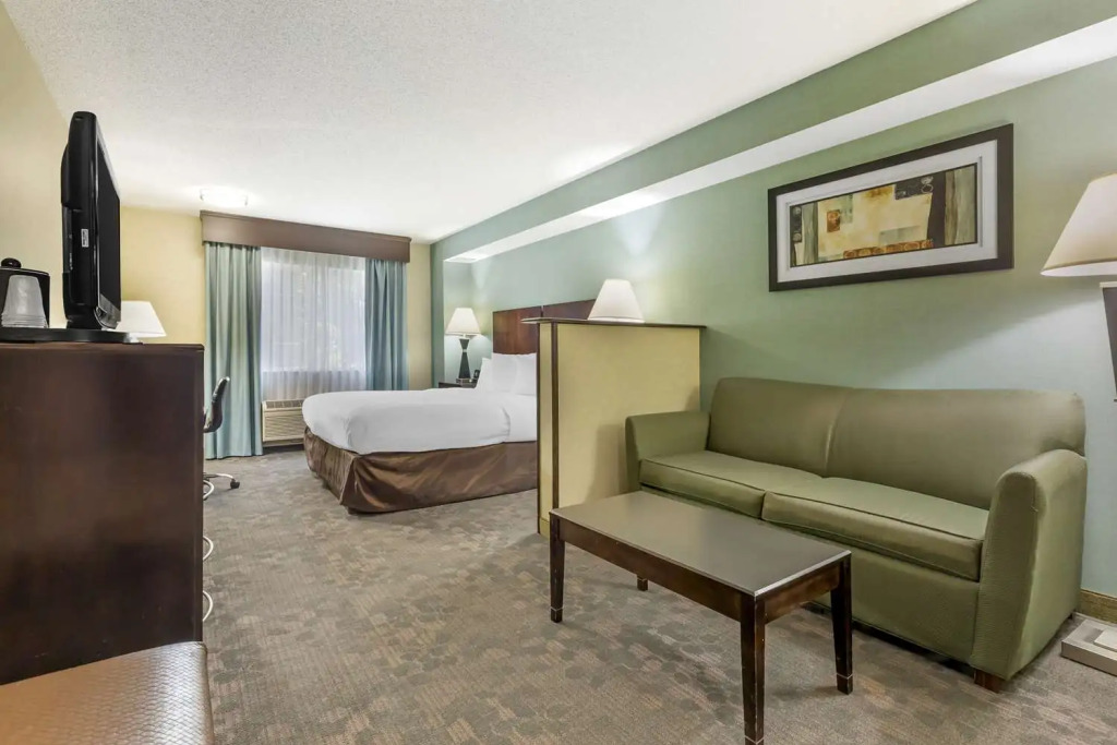 Best Western Plus Berkshire Hills Inn & Suites