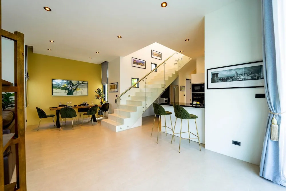 Luxury Modern 6 Bed Private Pool Villa LLW