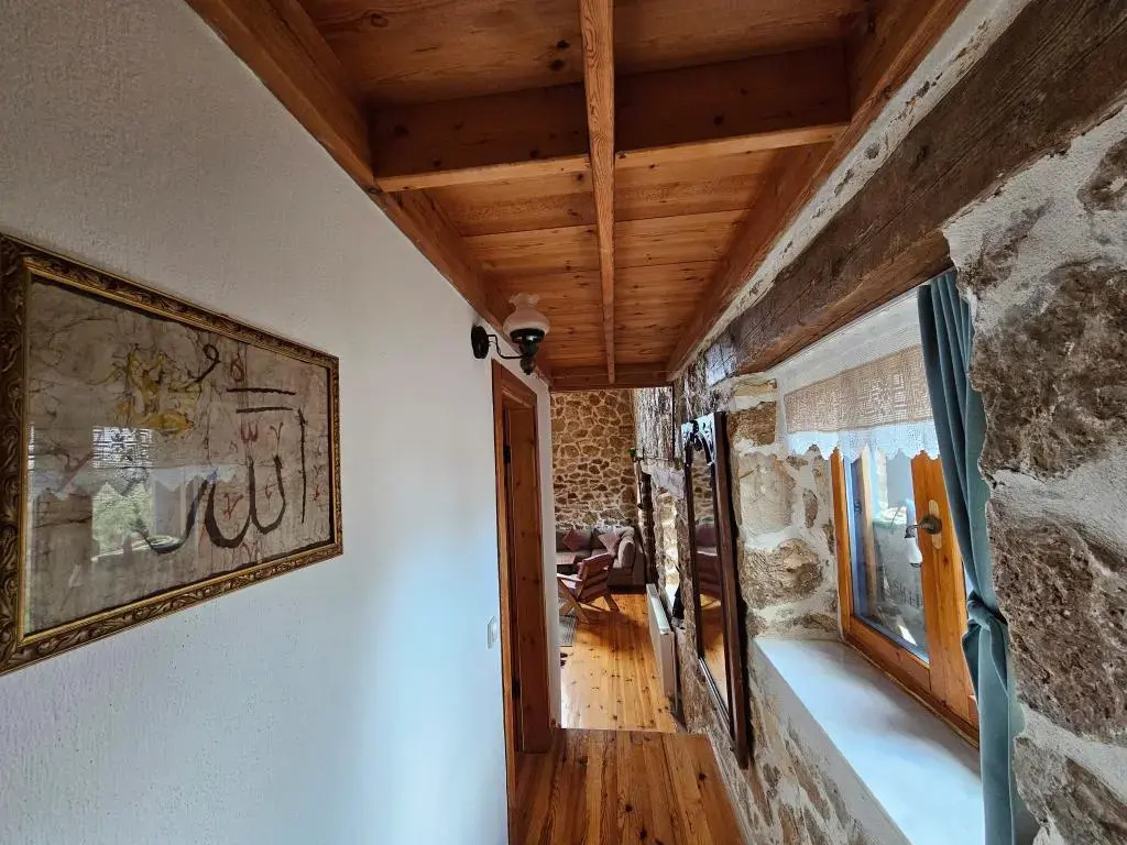 Tepeboz Stone House Karaburun