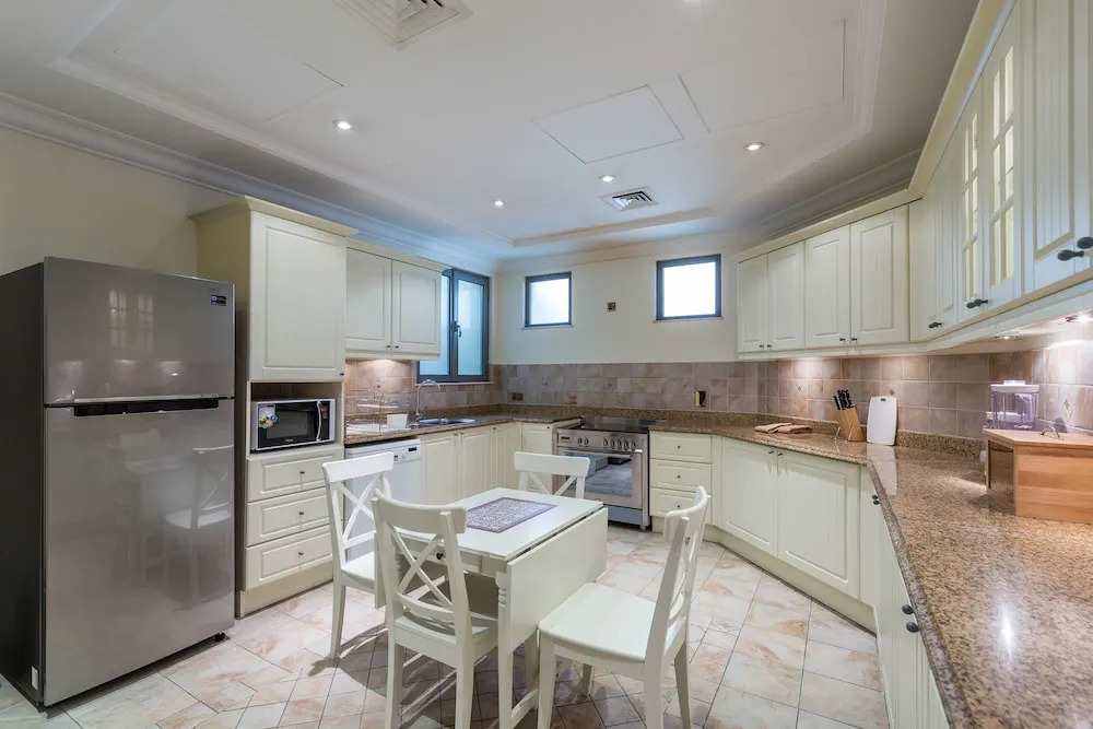 5 Bedroom Garden Villa at Frond E by Deluxe Holiday Homes