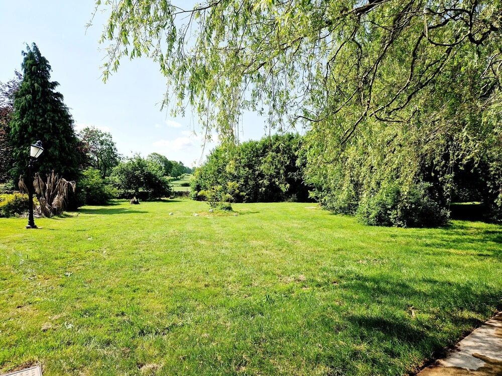 7 Holly Barn