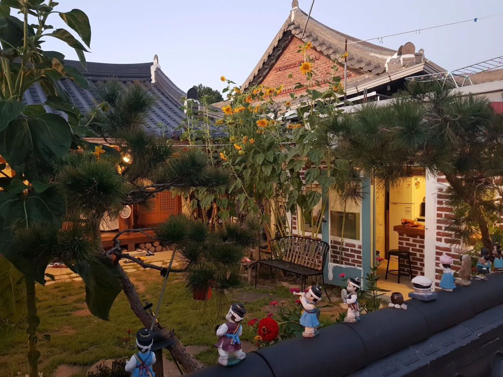 Hanulgiwa Hanok Stay