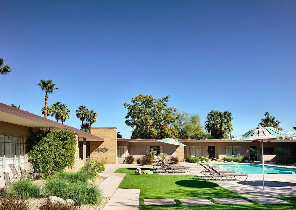 The Hideaway - 21 and Over - A Town & Desert Boutique Hotel