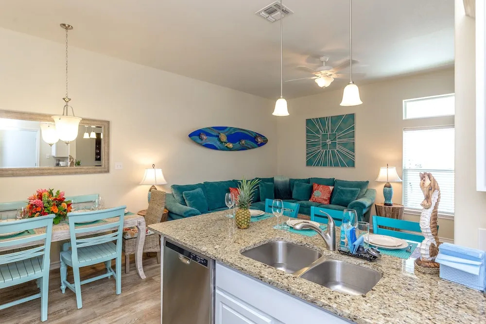 Oceanview End Unit Townhome by RedAwning