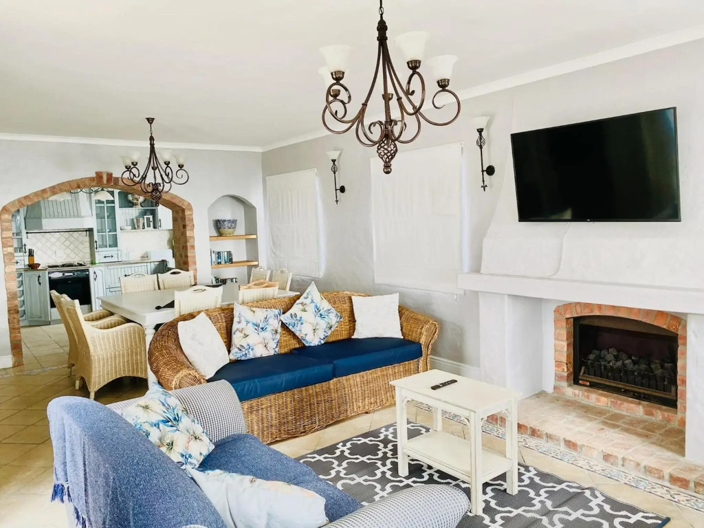 Ons C-Huis - Gansbaai Seafront Accommodation, back-up power