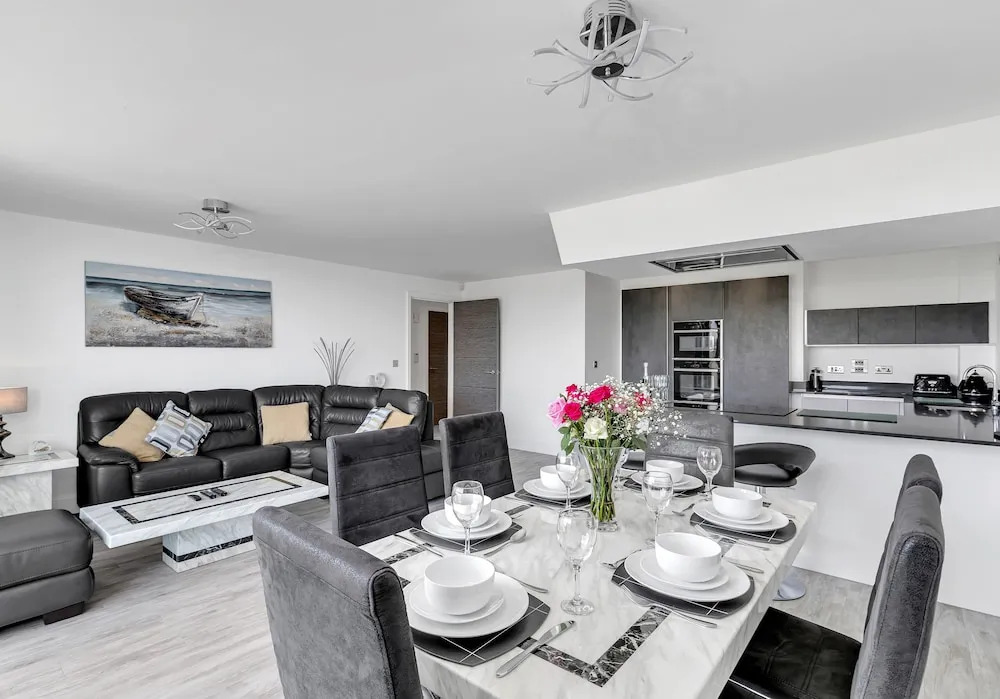 11 Waterstone House, Tenby