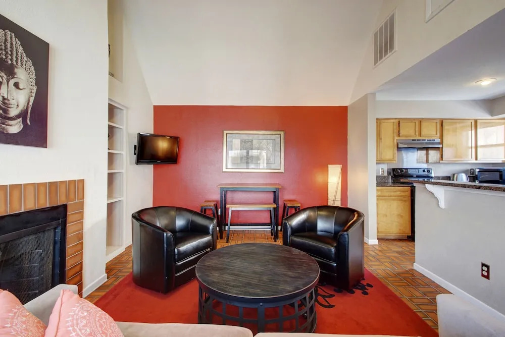 AustinStays 2 Bedroom Downtown Suite