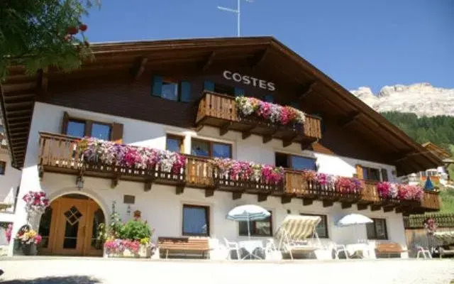 Mountain Chalet Costes