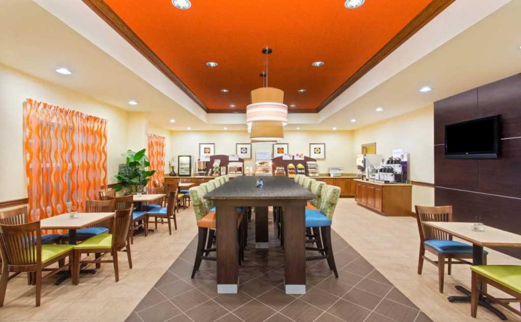 Holiday Inn Express & Suites Lakeland North I-4 by IHG