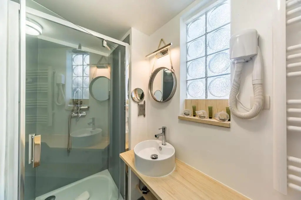 LOasis Hotel