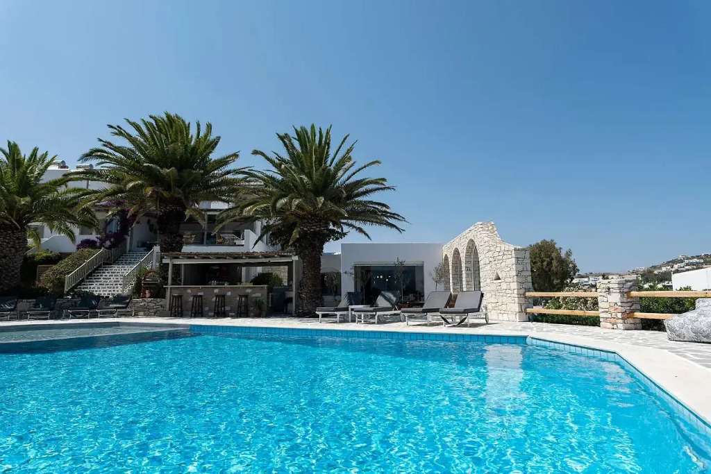 Pnoi Hotel