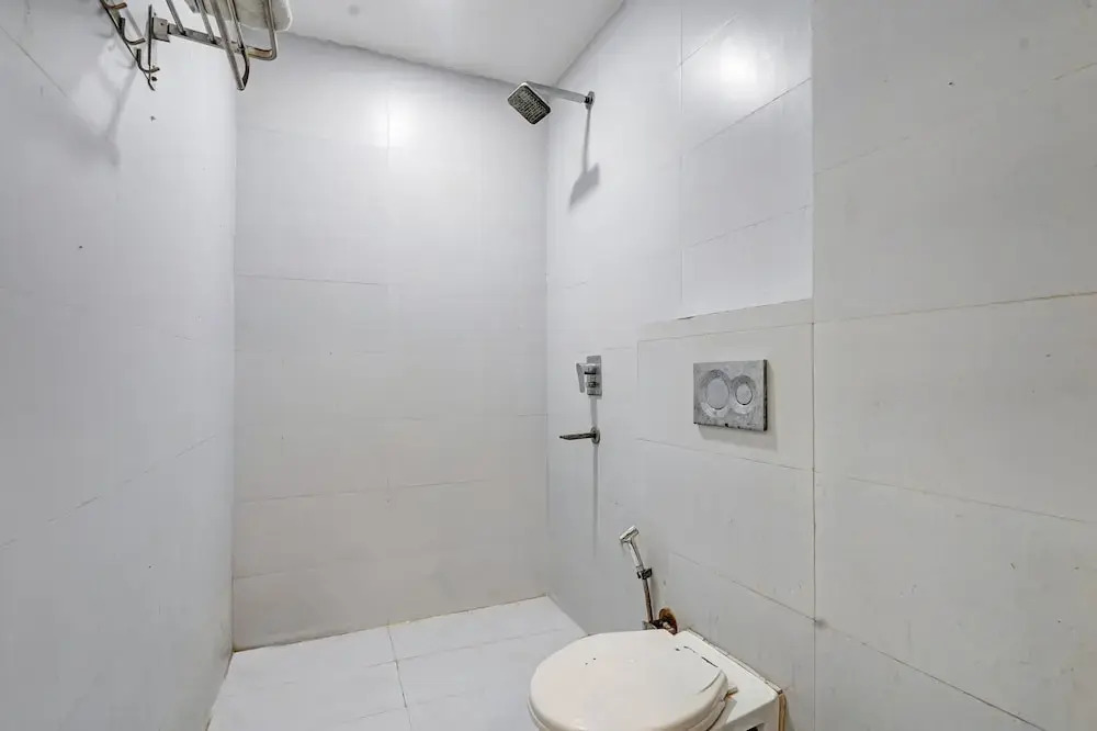 Hotel Twamev residency Uttam Nagar couple friendly