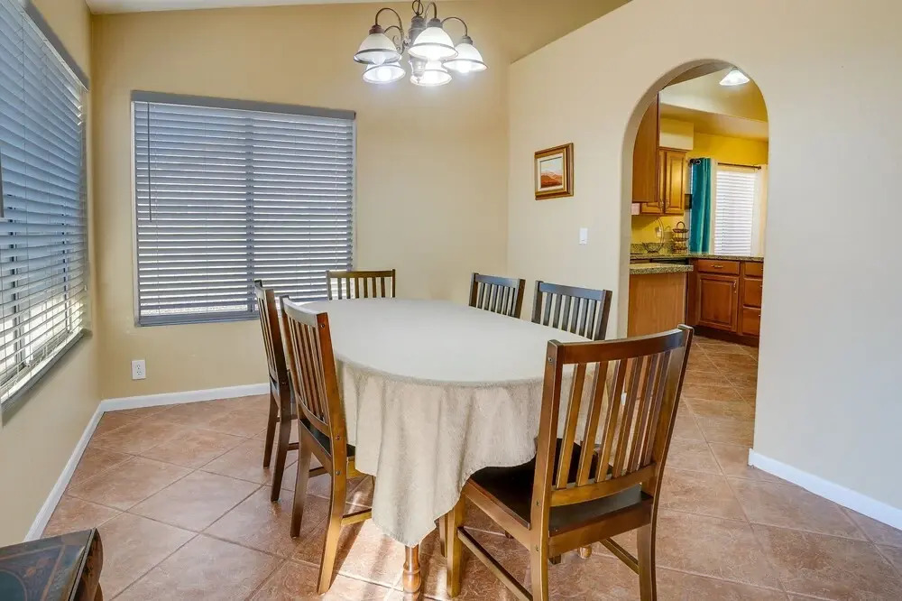 Pet-friendly Yard! Home Near State Farm Stadium