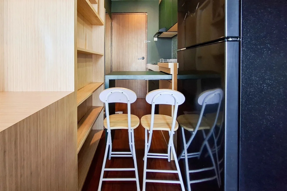 Green Urban Style Studio Room At Apartment Sudimara Forestwalk