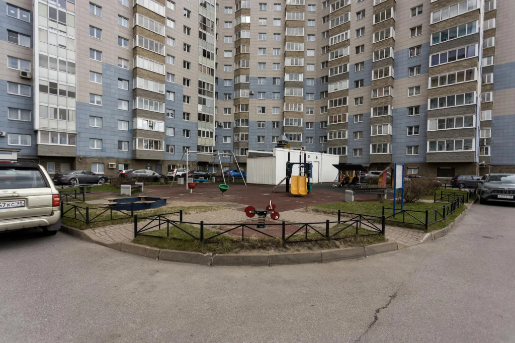 Квартира 3 спальни на проспекте Науки 17/6
