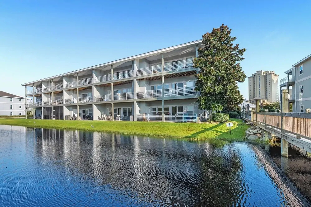 Romar Lakes 104B