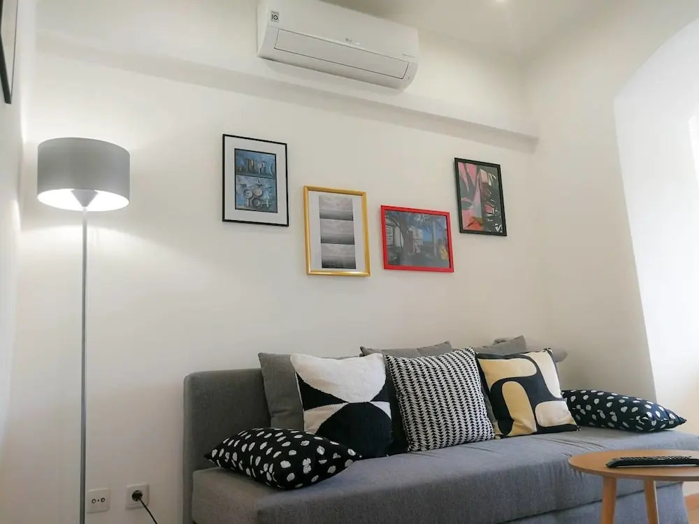 Comfort and Quiet - Renovated Flat