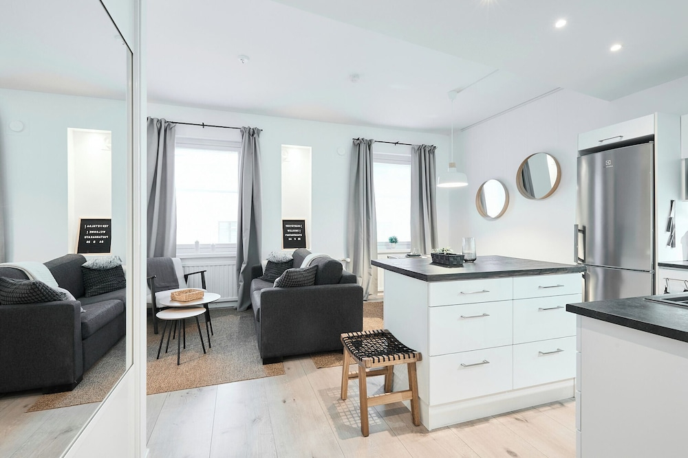 Modernized 1920s Apartment