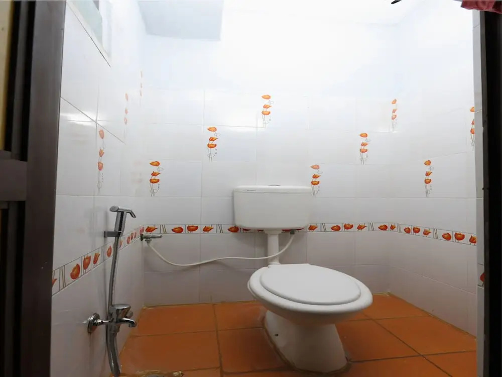 OYO 12765 Hotel Golden Rooms