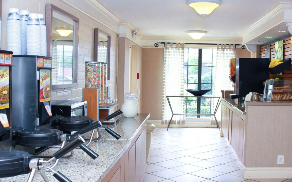 La Quinta Inn by Wyndham New Orleans West Bank / Gretna