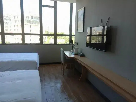 Danzhou Guanlan Shangpin International Hotel