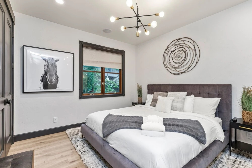 909 Park Ave 5 Bedroom Home by RedAwning