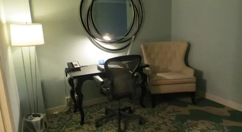 Roberts Mayfair Hotel