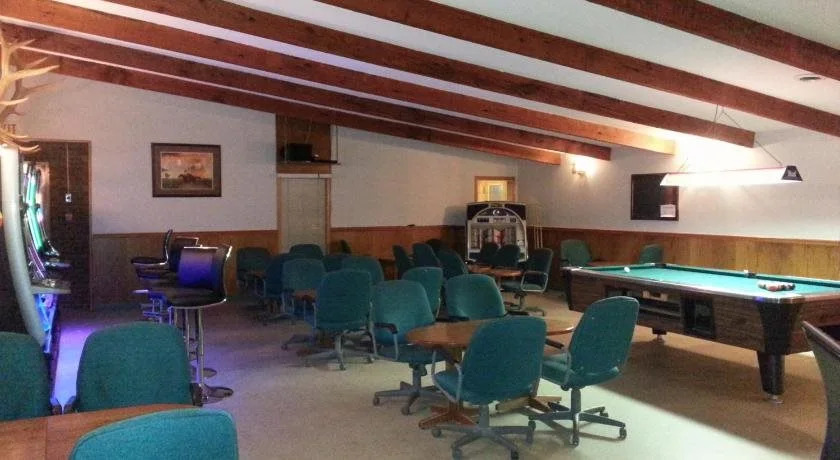 Maple Creek Motor Inn